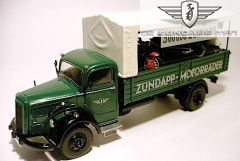 Schuco Mercedes Benz L6600 + Zündapp Motoren en Roller